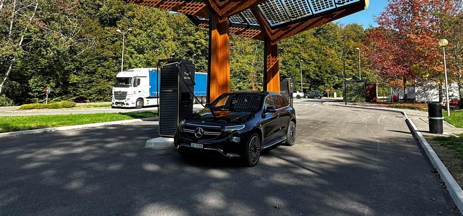 Mercedes-Benz EQC charges at a Fastned charging station